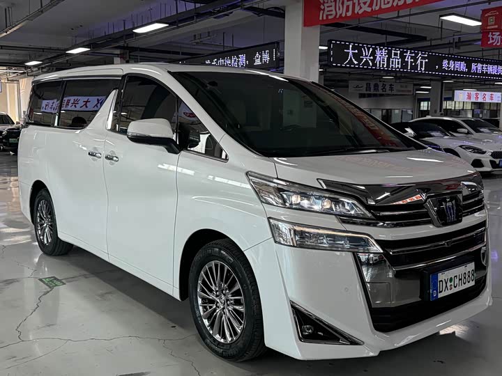 Фото 3 - Toyota Vellfire
