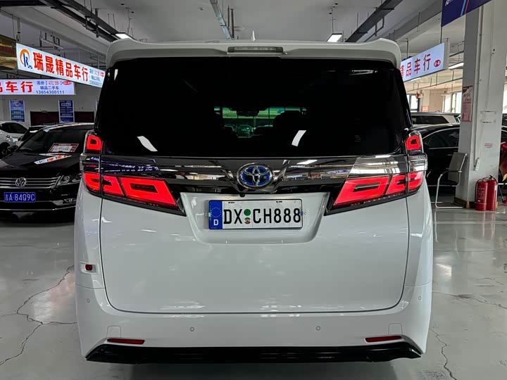 Фото 5 - Toyota Vellfire