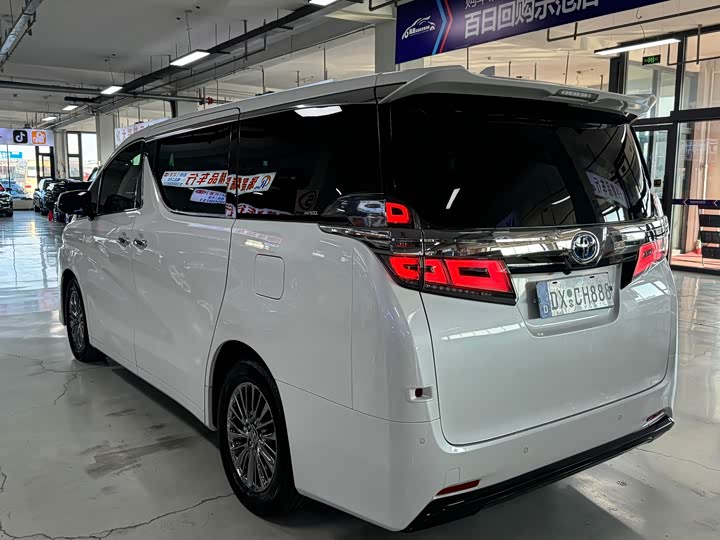 Фото 6 - Toyota Vellfire