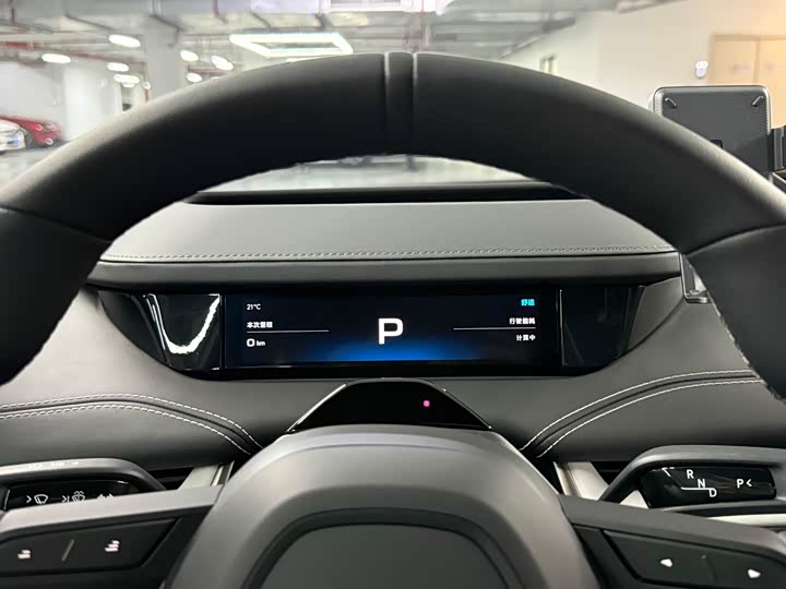 Фото 12 - Xiaomi SU7