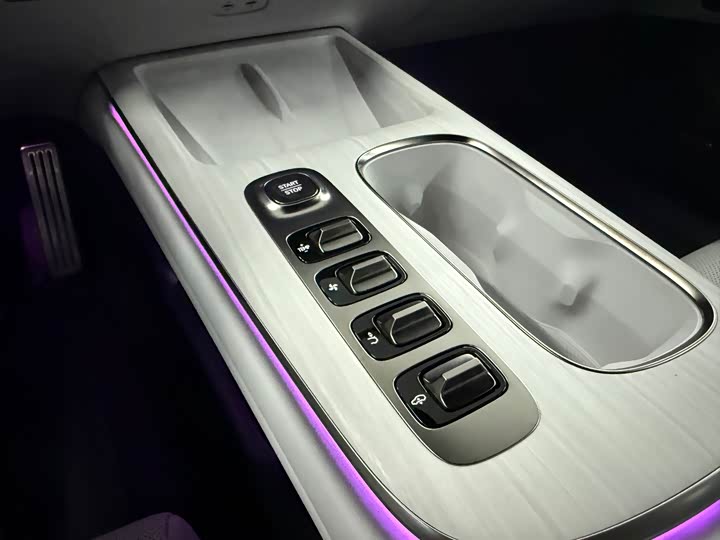 Фото 14 - Xiaomi SU7