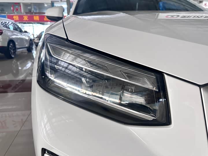 Фото 8 - Audi Q2L