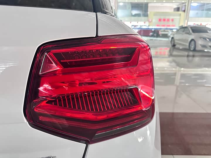 Фото 9 - Audi Q2L