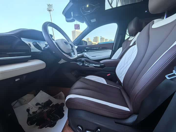 Фото 7 - Geely Monjaro