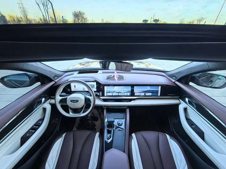 Фото 8 - Geely Monjaro