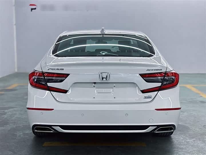 Фото 14 - Honda Accord