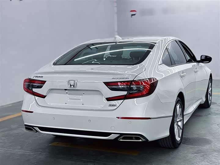 Фото 15 - Honda Accord