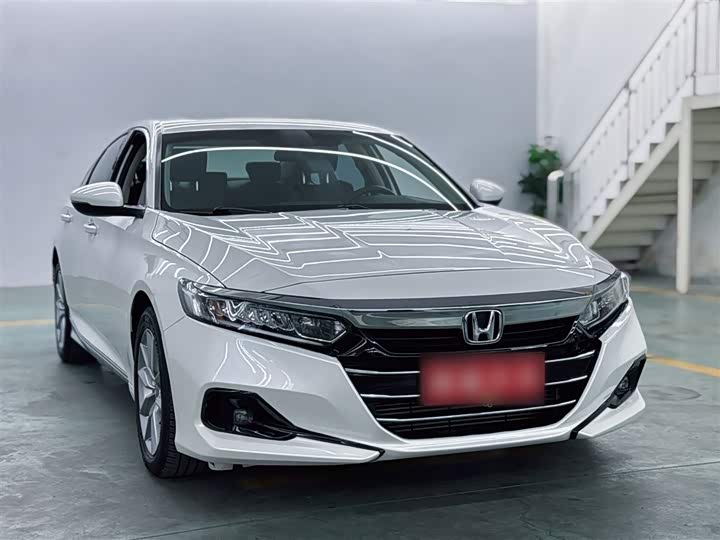Фото 9 - Honda Accord