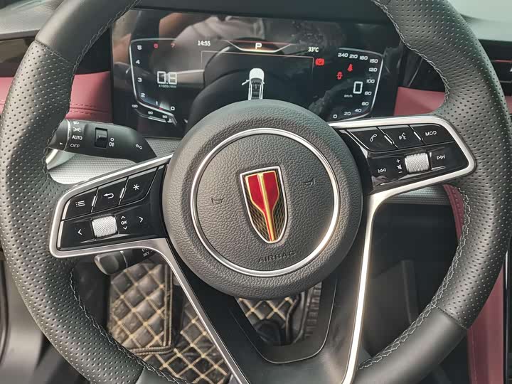 Фото 11 - Hongqi H5