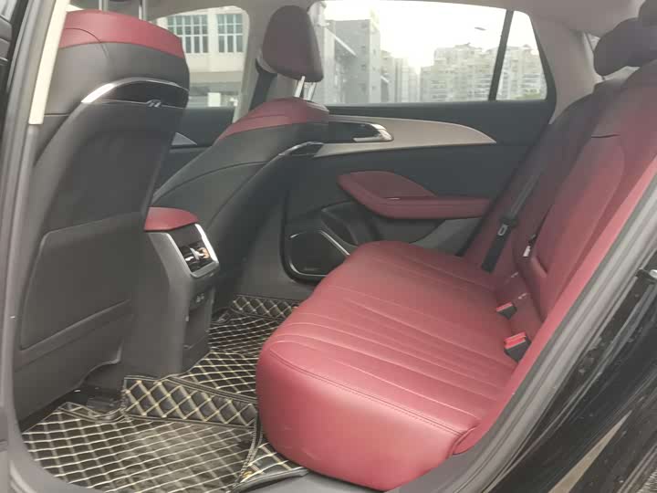 Фото 15 - Hongqi H5