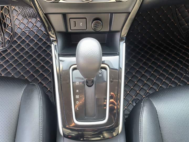 Фото 14 - Nissan Sylphy