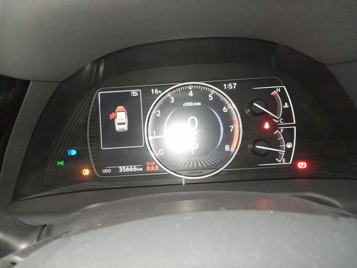 Фото 12 - Lexus ES