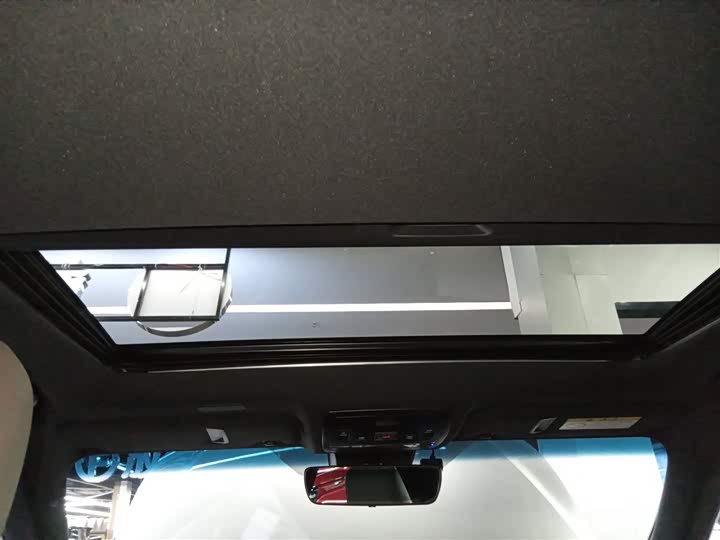 Фото 18 - Lexus ES