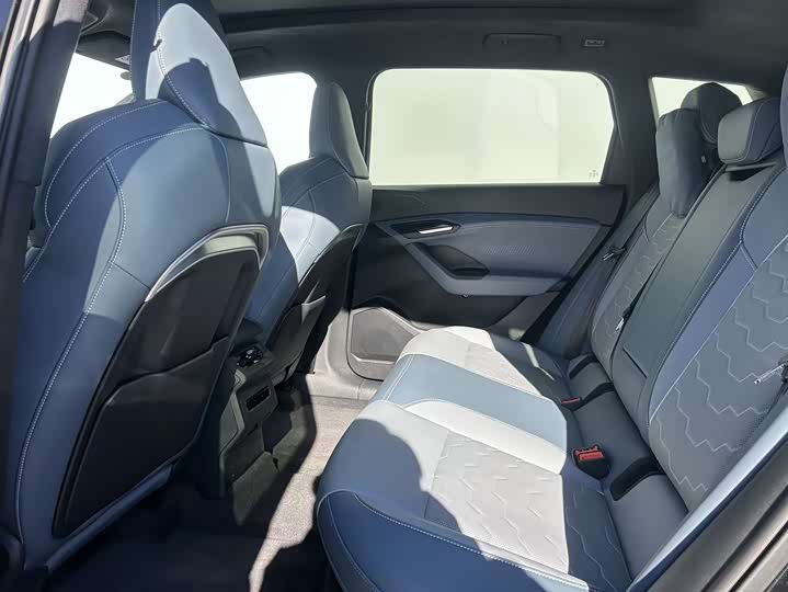 Фото 6 - Audi Q6L e-tron