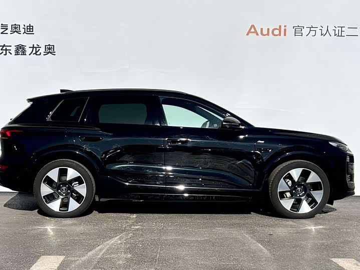 Фото 8 - Audi Q6L e-tron