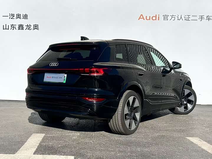 Фото 9 - Audi Q6L e-tron