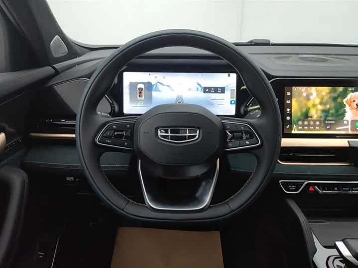 Фото 15 - Geely Monjaro