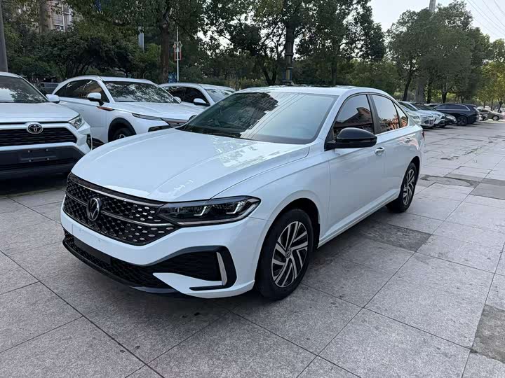 Фото 1 - Volkswagen Lavida