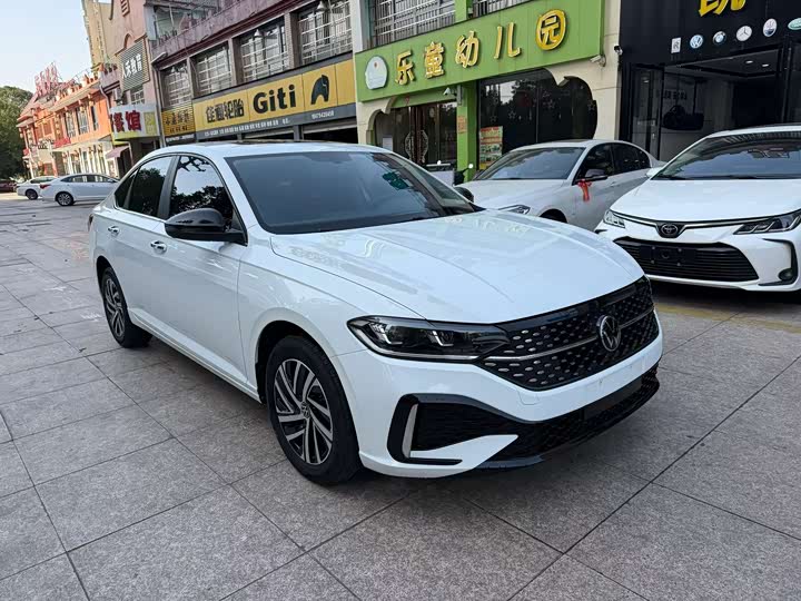 Фото 3 - Volkswagen Lavida