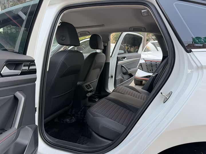 Фото 5 - Volkswagen Lavida