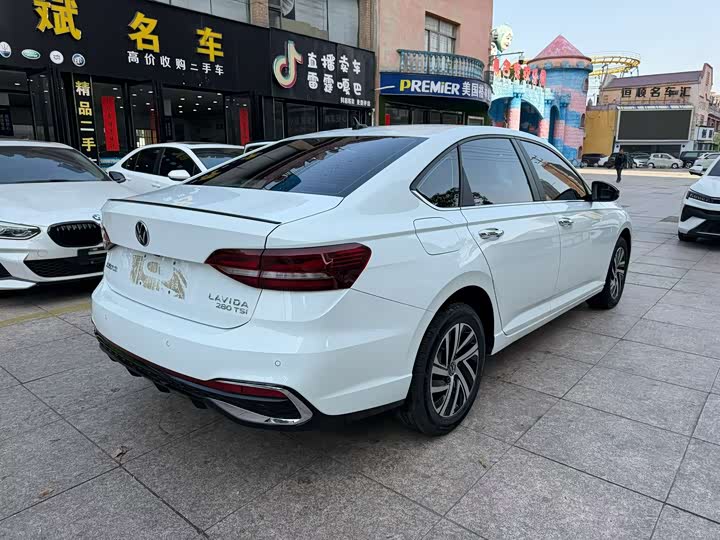 Фото 8 - Volkswagen Lavida