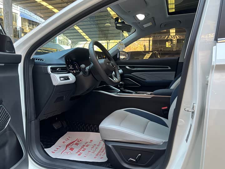 Фото 4 - Geely Emgrand