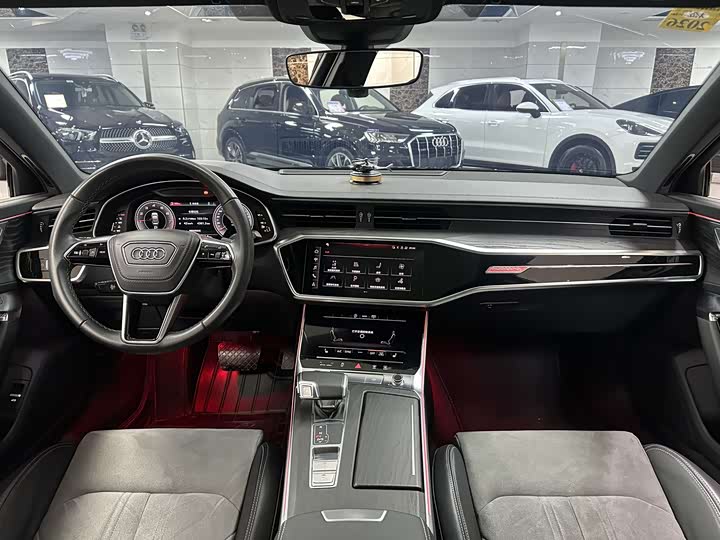 Фото 13 - Audi A6L