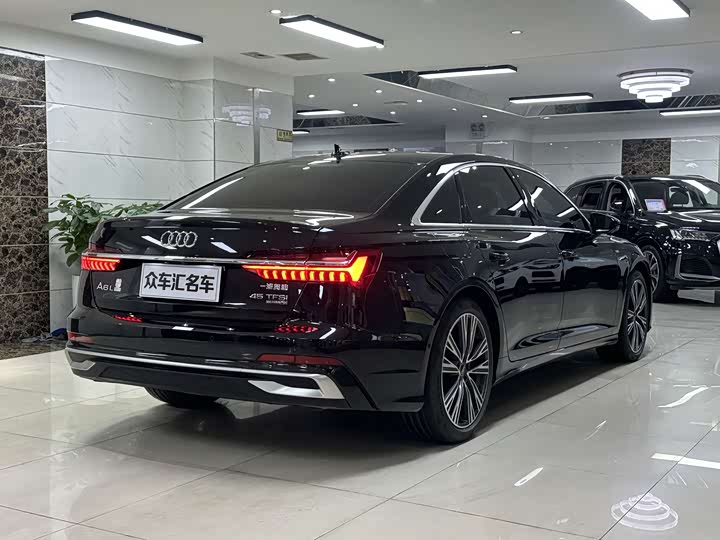 Фото 6 - Audi A6L