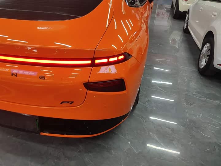 Фото 8 - XPeng P7