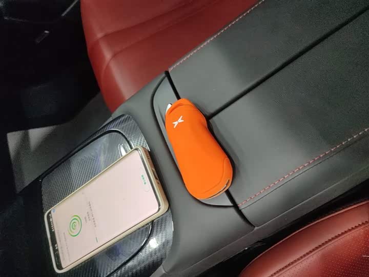 Фото 9 - XPeng P7