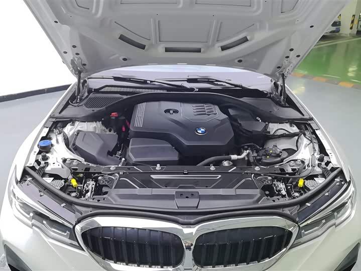 Фото 10 - BMW 3 Series