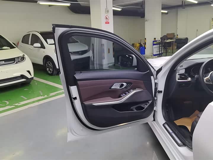 Фото 7 - BMW 3 Series