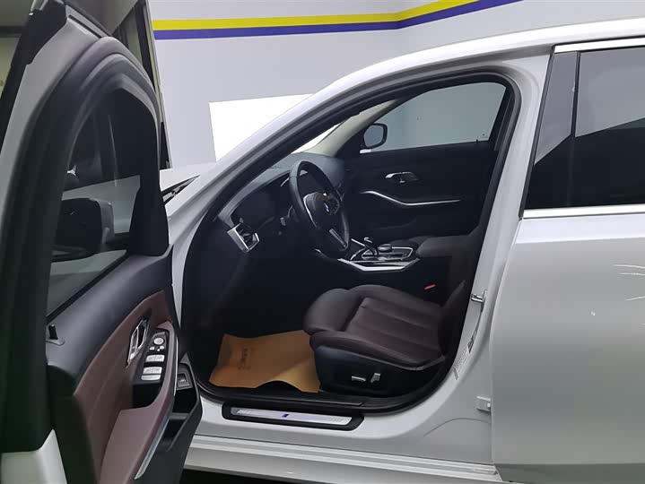 Фото 9 - BMW 3 Series