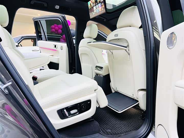 Фото 16 - LiXiang L9