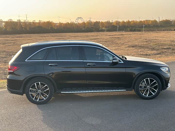 Photo 16 - Mercedes-Benz GLC-Class