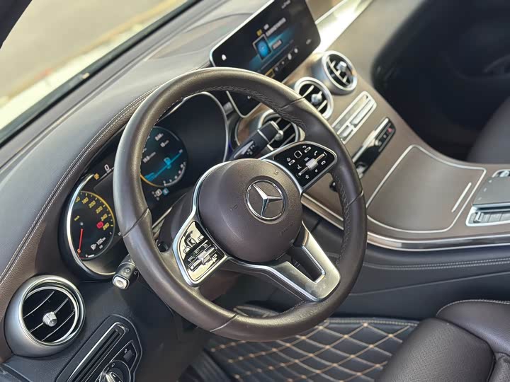 Photo 6 - Mercedes-Benz GLC-Class