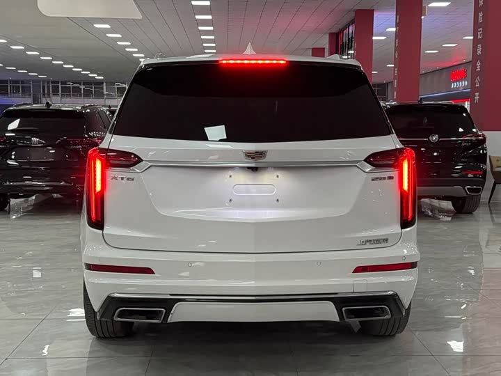 Фото 5 - Cadillac XT6