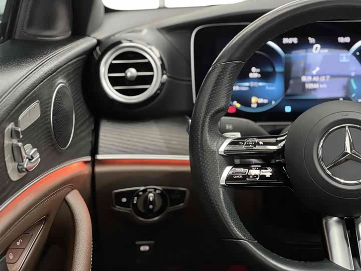 Photo 7 - Mercedes-Benz E-Class