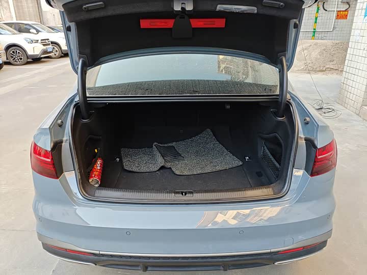 Фото 9 - Audi A4L