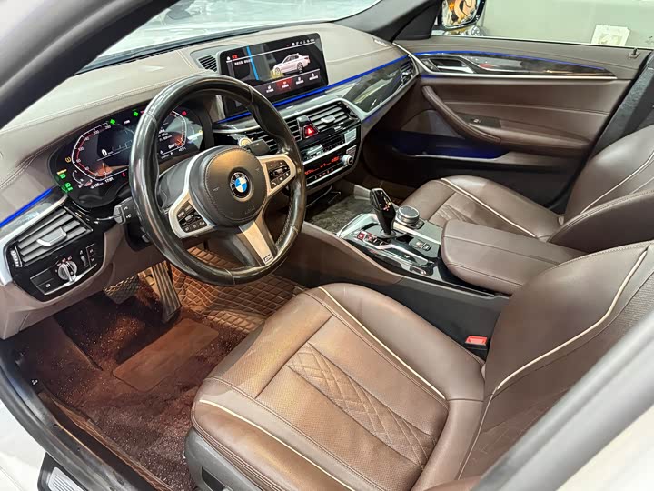 Фото 5 - BMW 5 Series