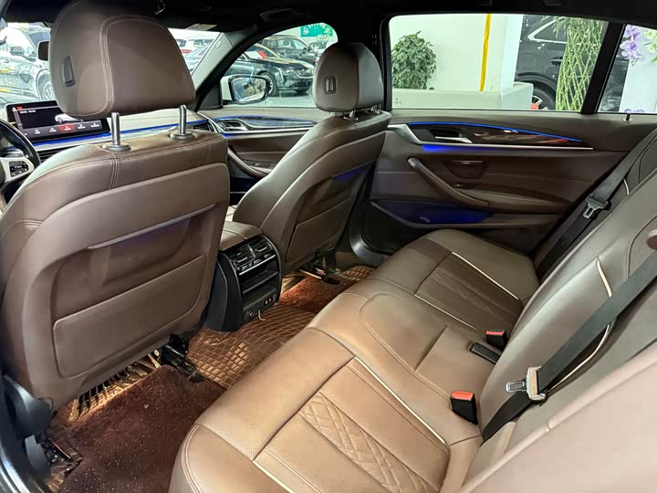 Фото 6 - BMW 5 Series