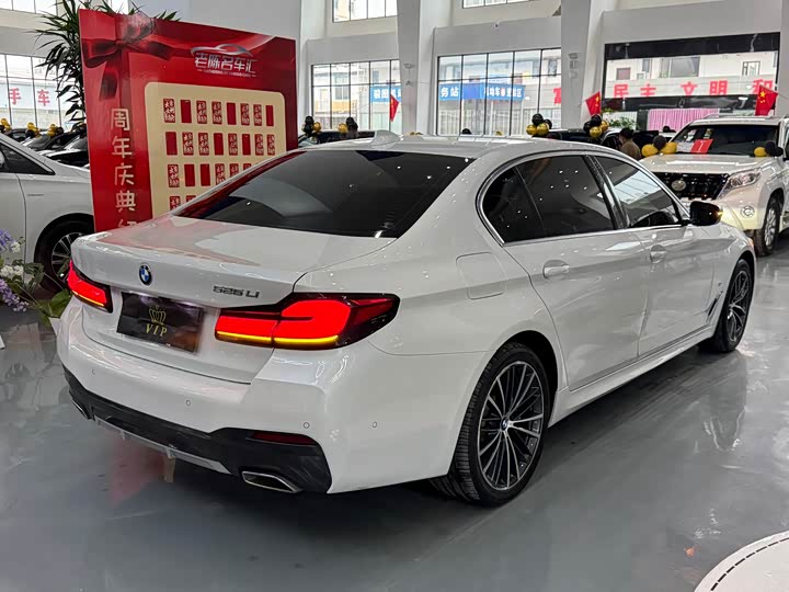 Фото 7 - BMW 5 Series