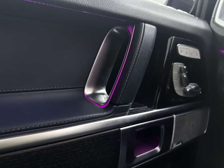 Фото 16 - Mercedes-Benz G-Class