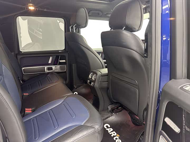 Фото 19 - Mercedes-Benz G-Class