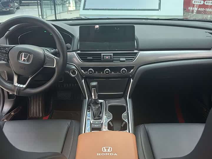 Фото 5 - Honda Accord