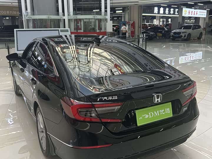 Фото 7 - Honda Accord