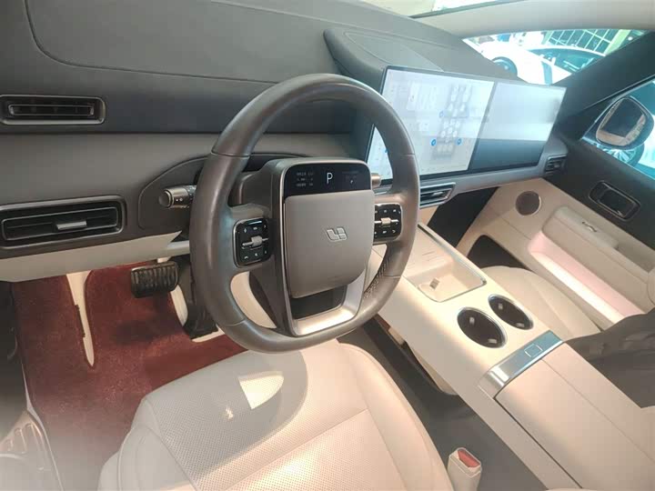 Фото 11 - LiXiang Mega