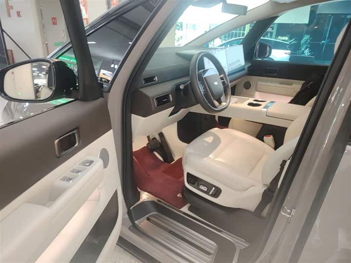 Фото 16 - LiXiang Mega