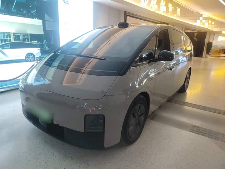 Фото 2 - LiXiang Mega