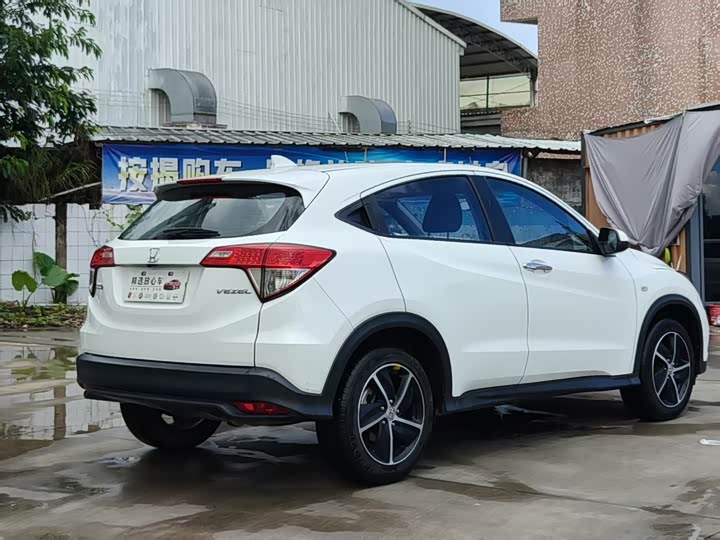 Фото 13 - Honda Vezel